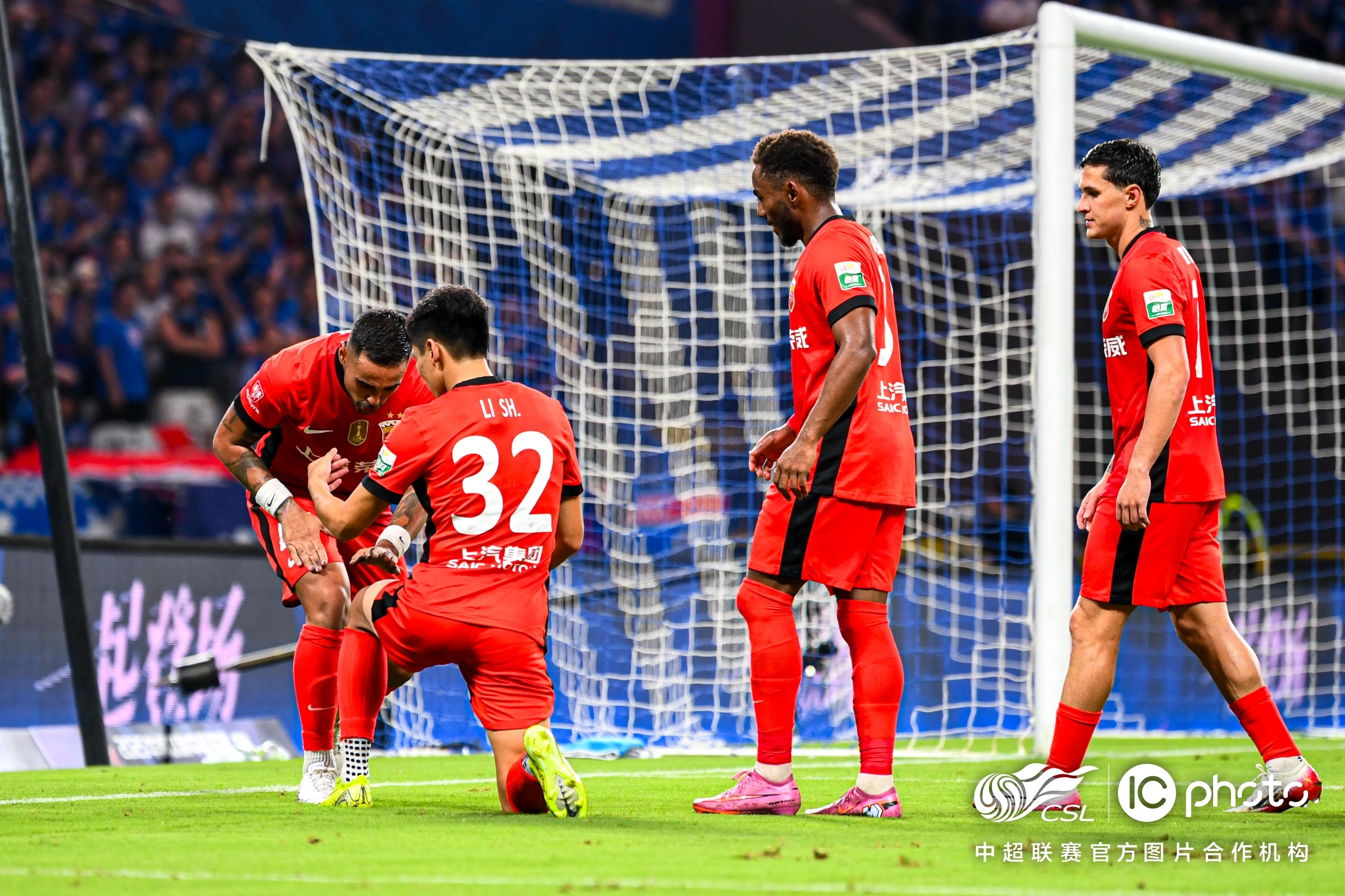 中超赛程吃紧，上海海港加时末段调整名单，压力陡增，球队文化再被提及的简单介绍